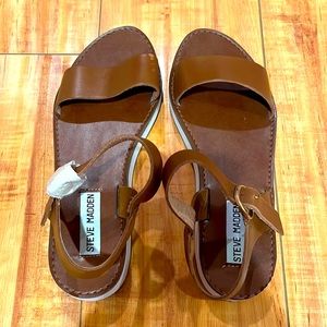 Brand New Steve Madden sandals size 6
